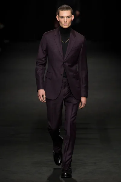 Look 5
